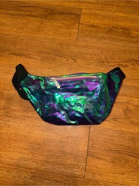 Sojourner Solid Iridescent Holographic Bag — Green and Purple Shift